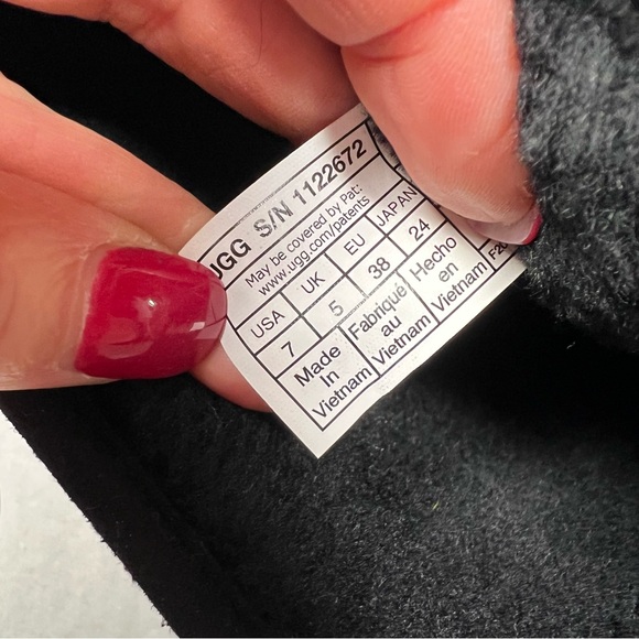 NWT/NWOB UGG black classic short Logo zip-up boots. - Picture 8 of 9